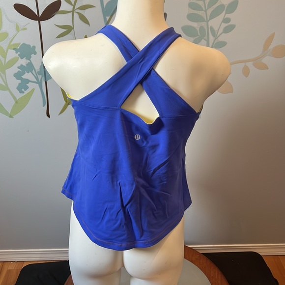 Lululemon Tank size 12? - Picture 3 of 4